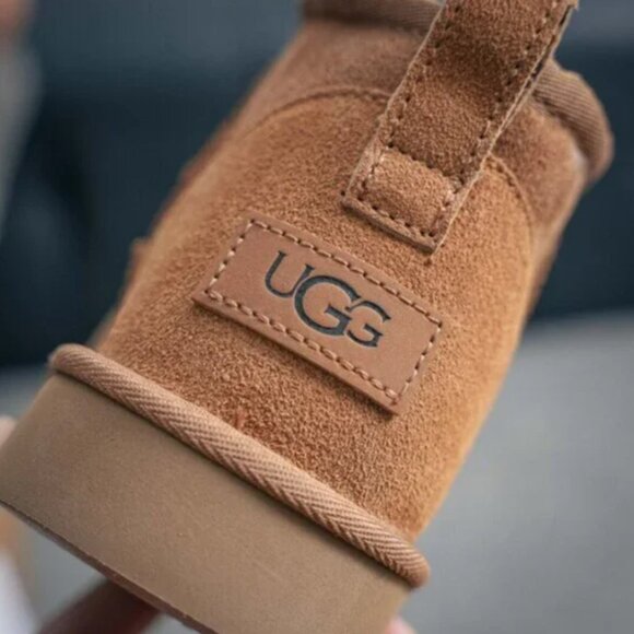 UGG Classic Ultra Mini Boots - Picture 5 of 6